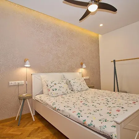 Paernu Apartment 派尔努